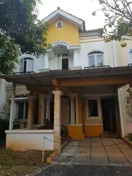 Rumah 2 Lantai di Raffles Hills Cibubur.