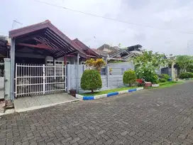 Termurah! Rumah Siap Huni di Araya Blok Depan. SHM 200m²