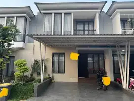 Rumah Rapi 2 Lantai di Premier Estate Kranggan Cibubur.
