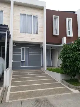 Rumah 2 Lantai Lokasi Premium di Taman Kopo Indah 5