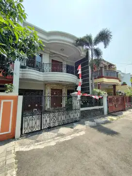 Komplek, Dekat Jalan RAYA UTAMA. Rumah Pesanggrahan Dijual. NEGO