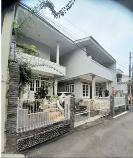 MURAH Rumah 2 Lantai Luas 180 Komplek Pondok Kelapa Siap Huni