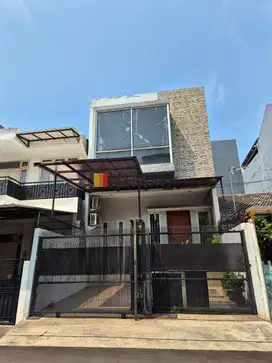 Rumah Bangunan Baru di Gading Elok Utara, kelapa Gading Luas 6x20 m2