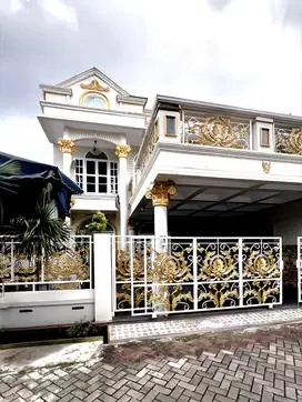 Turun Harga! Jual Rumah Classic Lux 300 m2 di Grand Galaxy City