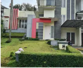 DIJUAL RUMAH MEWAH DI CLUSTER BGH, SENTUL CITY (SSR520) A2