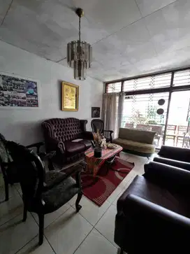 Rumah Kondisi Terawat Dekat ke Pusat Kota Bandung di Elang, Garuda