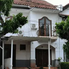 Rumah Bagus 2 Lantai Siap Huni Di Cluster Meadow Green Lippo Cikarang