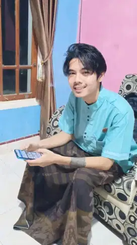 Cari pekerjaan halal pengalam host live