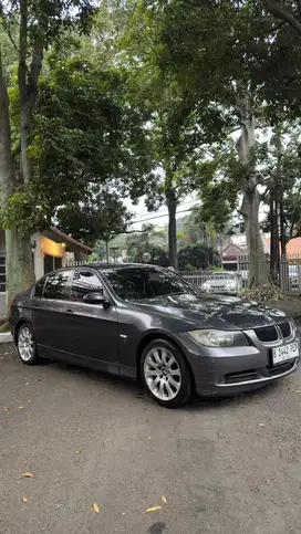 Dijual Cepat BMW 320i 2008 Bensin