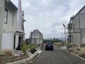 Villa Modern di Batu – Suasana Sejuk & View Gunung dan City Light