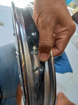 Pelek mio jari2 lengkap dpn dan blk seperti baru 99% tinggal pasang