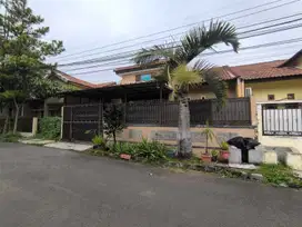 Rumah One Gate Sytem Keamanan 24 Jam di Taman Kopo Indah 3