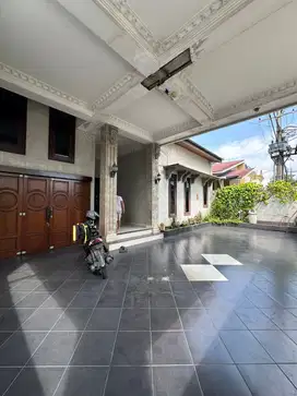 Dijual rumah furnish medan baru super luas