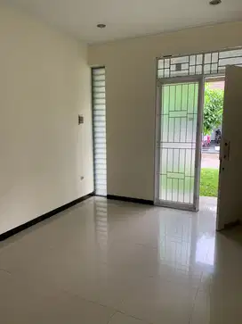 Disewakan rumah 1 lantai di tki 5 sommerville