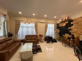 Dijual Villa Bagus Komplek Royal Suamtera