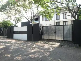 Rumah Hoek 2lt di Puri Megah Cipondoh, Hanya 8 Menit ke Tol Buaran