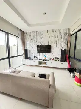 Dijual Rumah Grand Kenjeran Wisteria Second like New