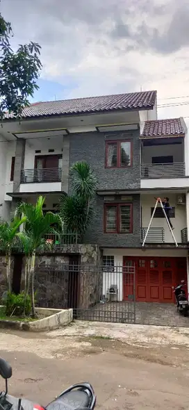 Disewakan rumah bagus di Villa Duta.