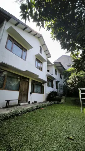 Tanah dan bangunan  Jl. Setra Indah Bandung Utara