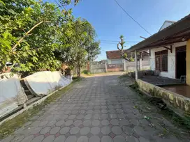 8 MENIT TUGU JOGJA: Tanah SHM di Jambon Jl Kabupaten