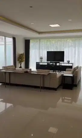 SEWA Rumah Mewah La RIZ Grand Golf, Swimming Pool, Surabaya Barat