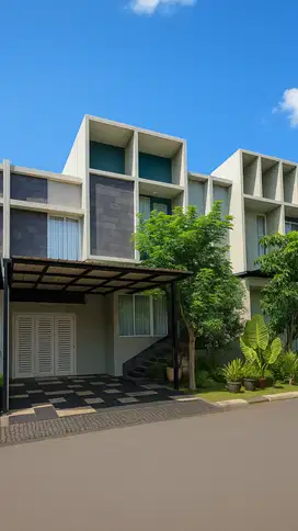 Rumah 3+1 Kamar Akses Danau di Cluster Mozart Gading Serpong
