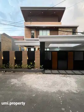 Dijual Luxury House Brand New Modern Design Kebayoran Baru Jakarta