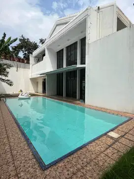 DIJUAL RUMAH ADA KOLAM RENANG AREA BANGKA DEKAT SENOPATI BEBAS BANJIR