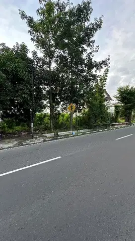 Tanah Strategis tepi jl. Magelang km 7 Dekat JCM, Terminal Jombor