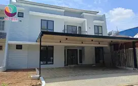 Dijual cepat rumah rapi siap huni di kota wisata
