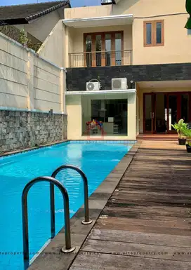 Dijual rumah dalam cluster di kemang raya jakarta selatan