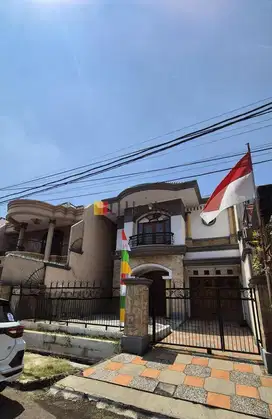 Rumah  Bisa Untuk Usaha Atau Kantor di Pelepah Elok Kelapa Gading