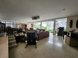Dijual Rumah Lama murah di Salemba Jakarta Pusat