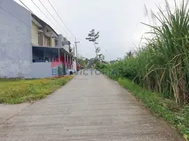 Tanah dipinggir jalan dekat PG Kebonagung Malang