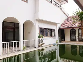 Jual Rumah Lama area Kemang , Jakarta Selatan.