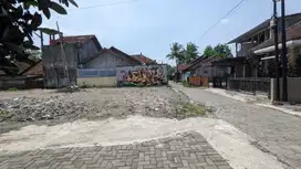 3 JUTAAN: Dekat Pawon Mbah Gito Resto, Tanah Jakal Km 10 Jogja
