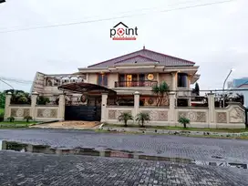 Rumah Mewah 2 Lt Di Kawasan Premium Solo Baru