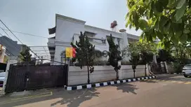 Rumah Style American Classic di Kelapa Nias Kelapa Gading Jakarta Utar
