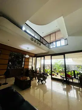 Rumah Dengan Pemandangan Sungai Eksklusif di Kawasan Premium BSD City