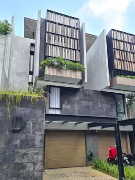 Rumah Dijual Simprug - Permata Hijau. Dekat Senayan, Private Cluster