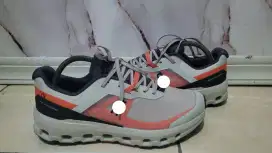PRELOVED ON CLOUD VISTA WHITE ORANGE SIZE 41/26,5CM SECOND