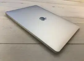 macbook pro 2020 i7