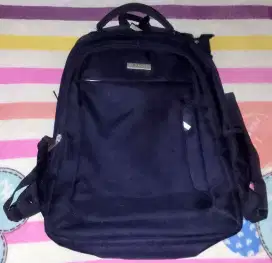 Dijual tas ransel(sudah pakai gembok kecil dan ada raincovernya)