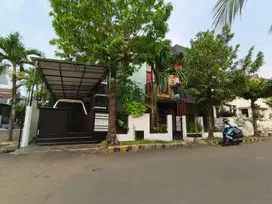 Dijual rumah hoek full renovasi siap huni di Taman Galaxy, Bekasi