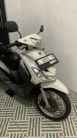 Mio Smile 2009 warna putih