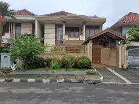 Rumah sudah direnovasi, Boulevard, selatan, di Cluster Banjar Wijaya