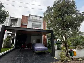 Rumah Hook ada Swimpool di Villa Rizki Ilhami, Sawangan, Depok