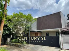 Rumah Modern Dalam Komplek Strategis di Villa Delima Cilandak Jaksel
