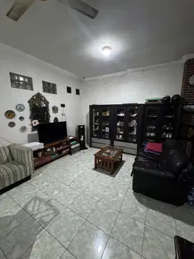 DIJUAL KOMPLEK RUMAH UTAMA + RUMAH KOS AKTIF