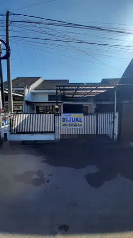 Rumah Luas123 di Cisaranten Kulon Arcamanik Halaman Depan Blkg | LS030